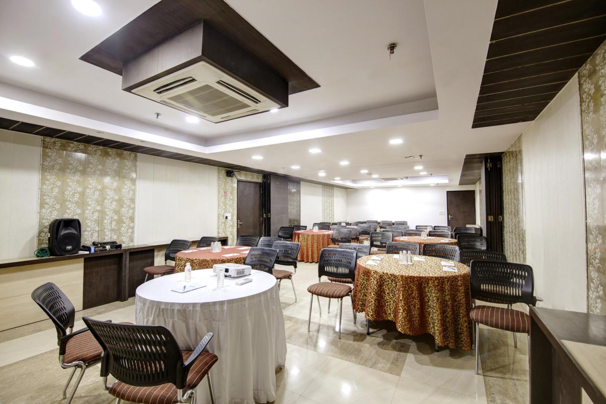 Hotel Good Times Near Ganga Ram Hospital And Karol Bagh Metro Delhi  Luaran gambar