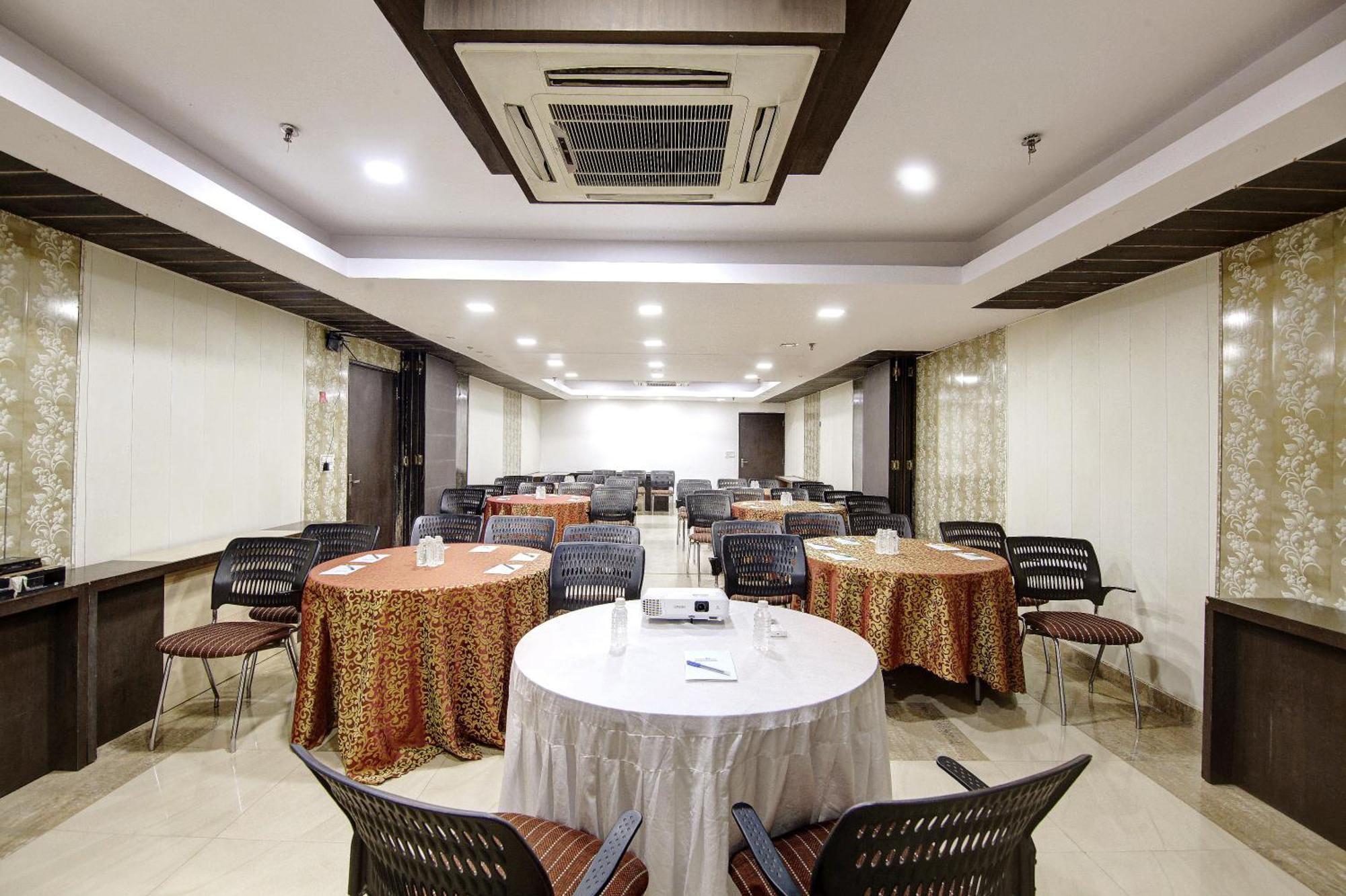 Hotel Good Times Near Ganga Ram Hospital And Karol Bagh Metro Delhi  Luaran gambar