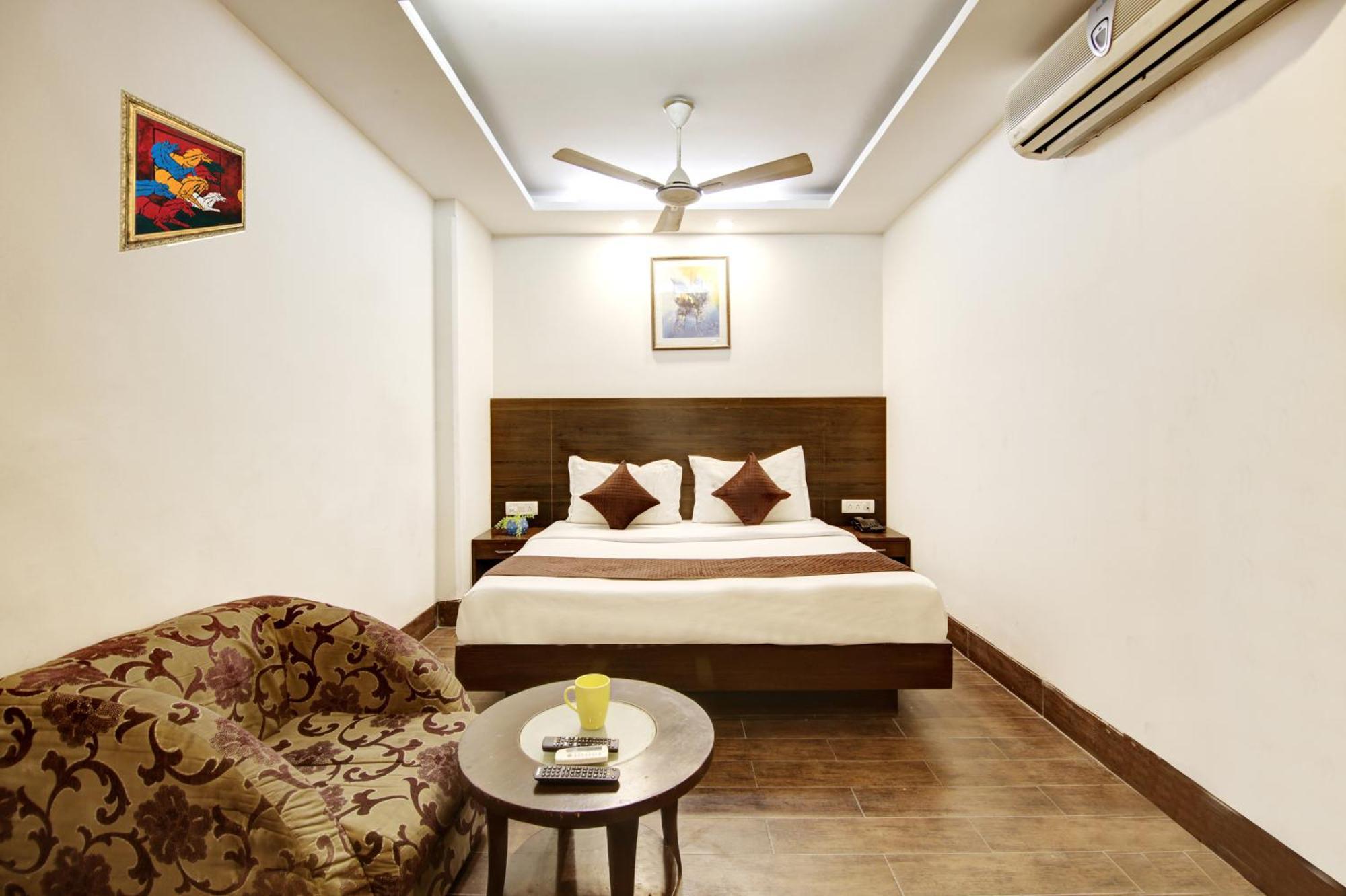 Hotel Good Times Near Ganga Ram Hospital And Karol Bagh Metro Delhi  Luaran gambar