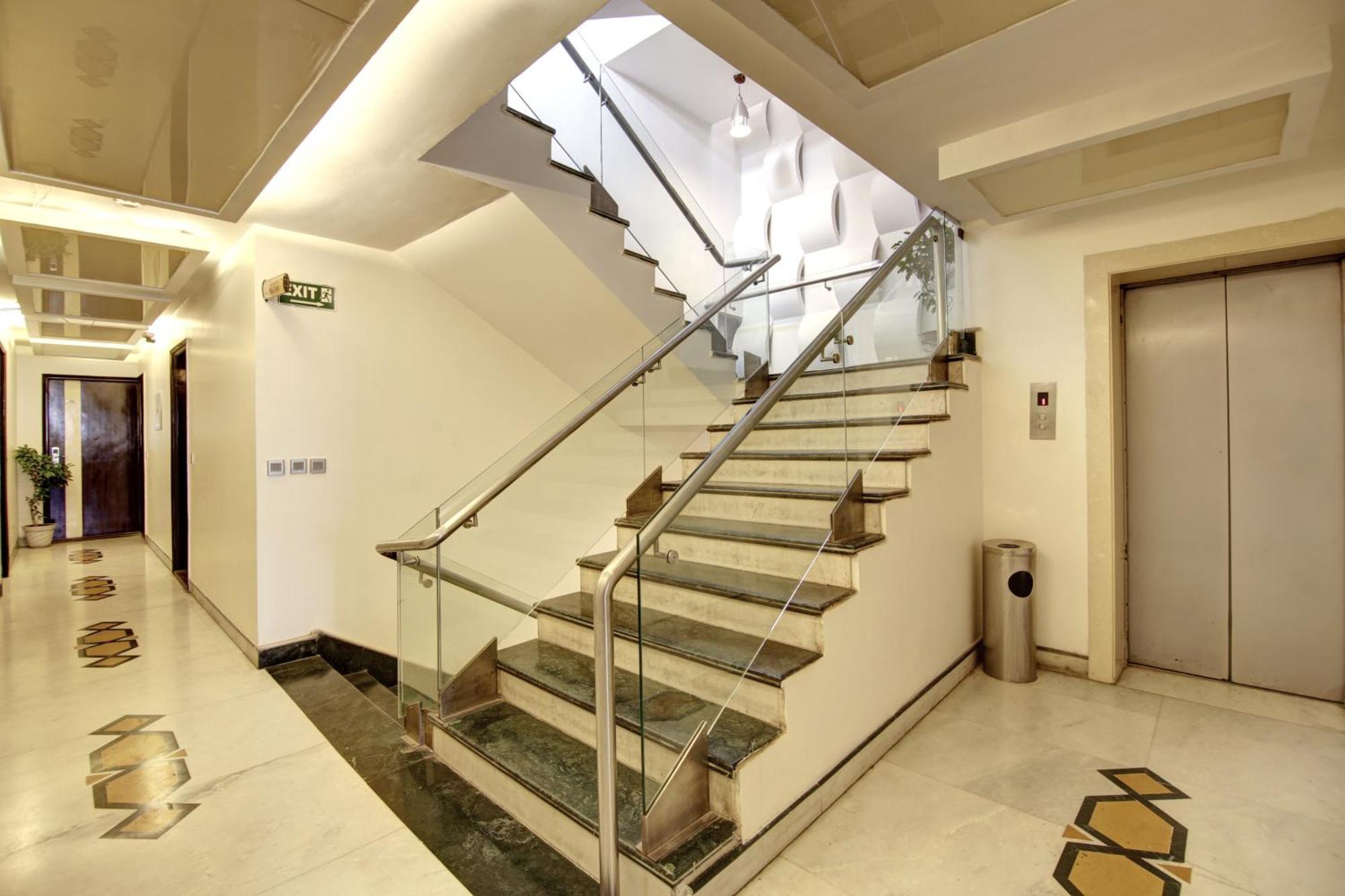 Hotel Good Times Near Ganga Ram Hospital And Karol Bagh Metro Delhi  Luaran gambar