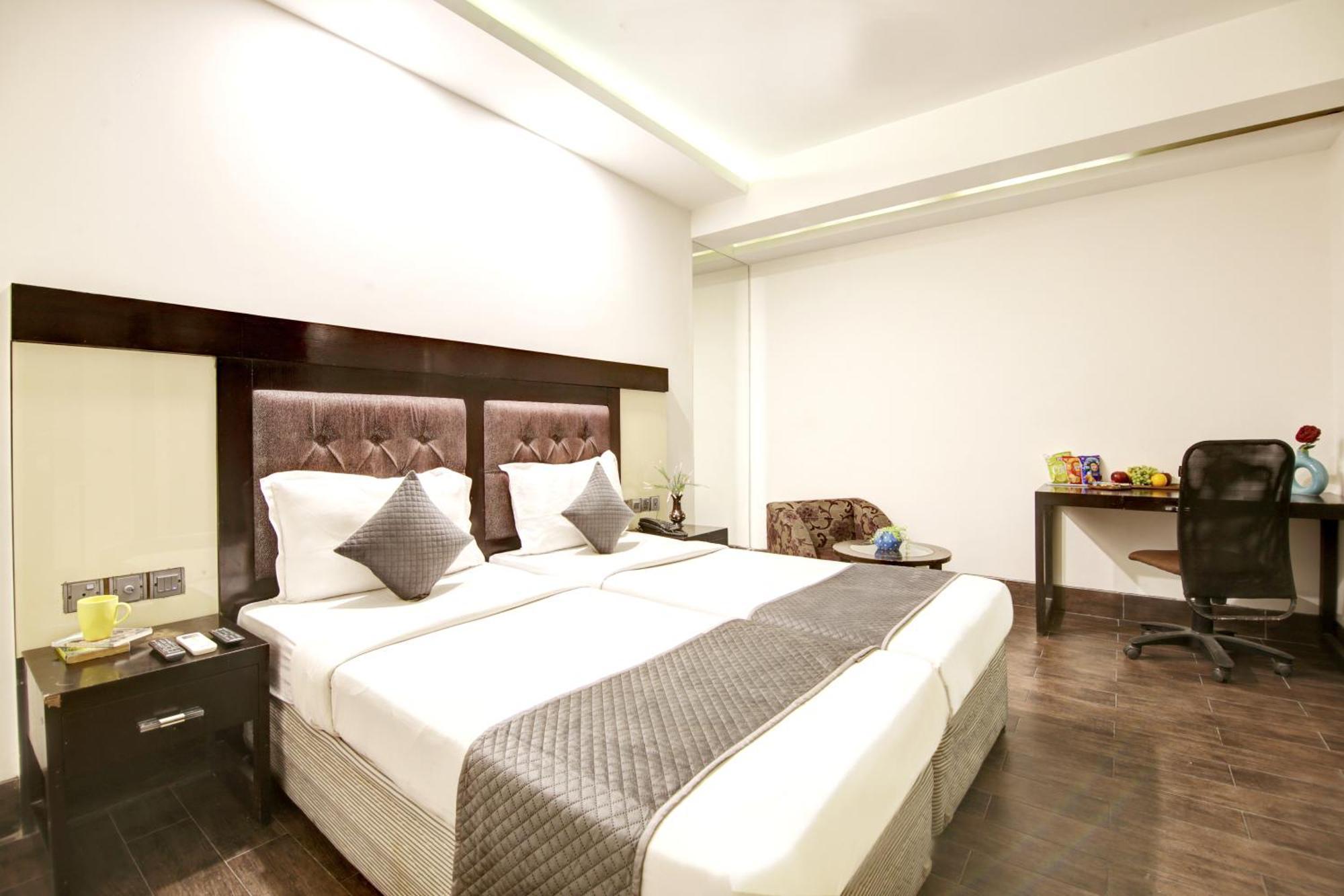 Hotel Good Times Near Ganga Ram Hospital And Karol Bagh Metro Delhi  Luaran gambar