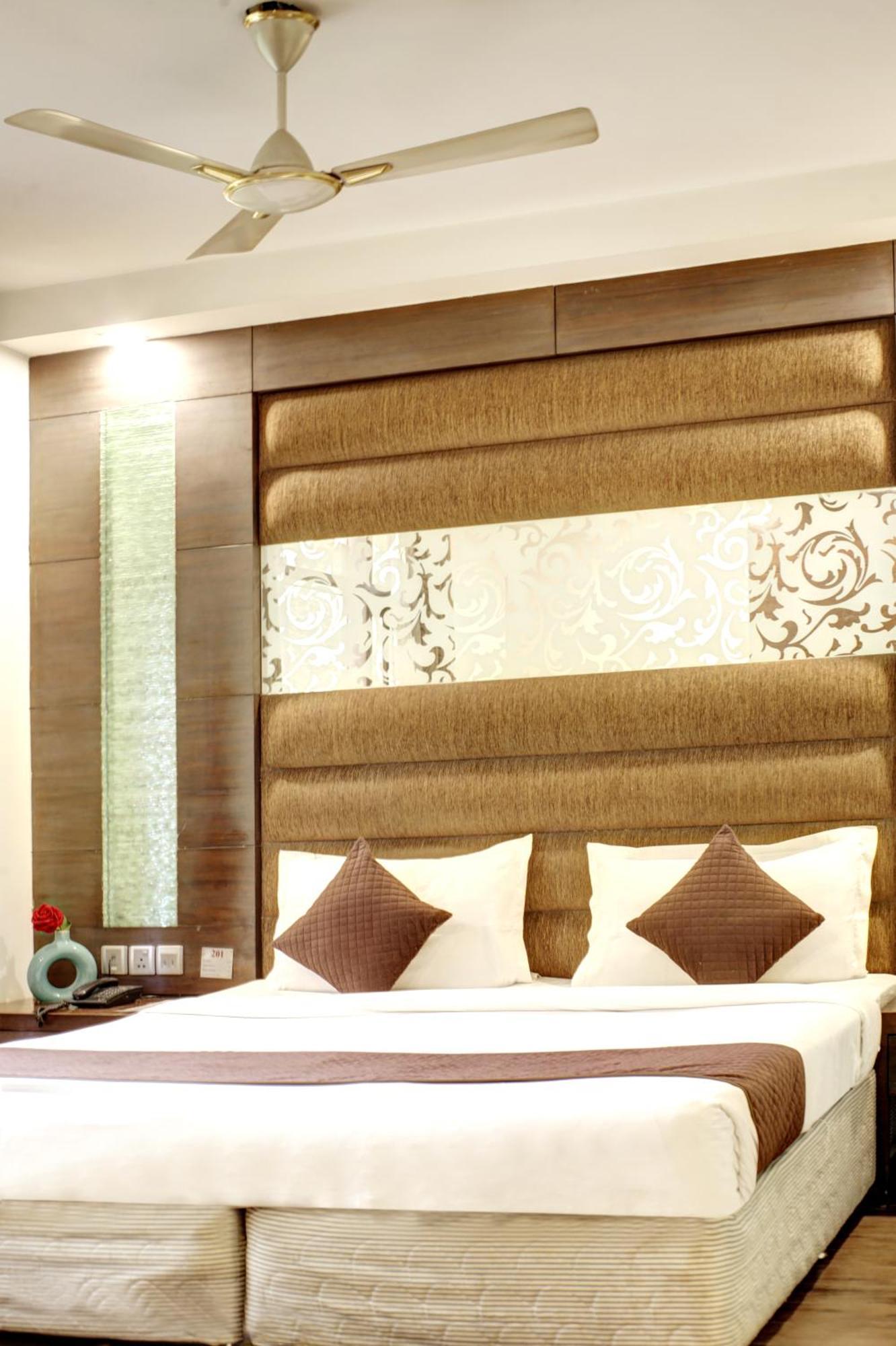 Hotel Good Times Near Ganga Ram Hospital And Karol Bagh Metro Delhi  Luaran gambar