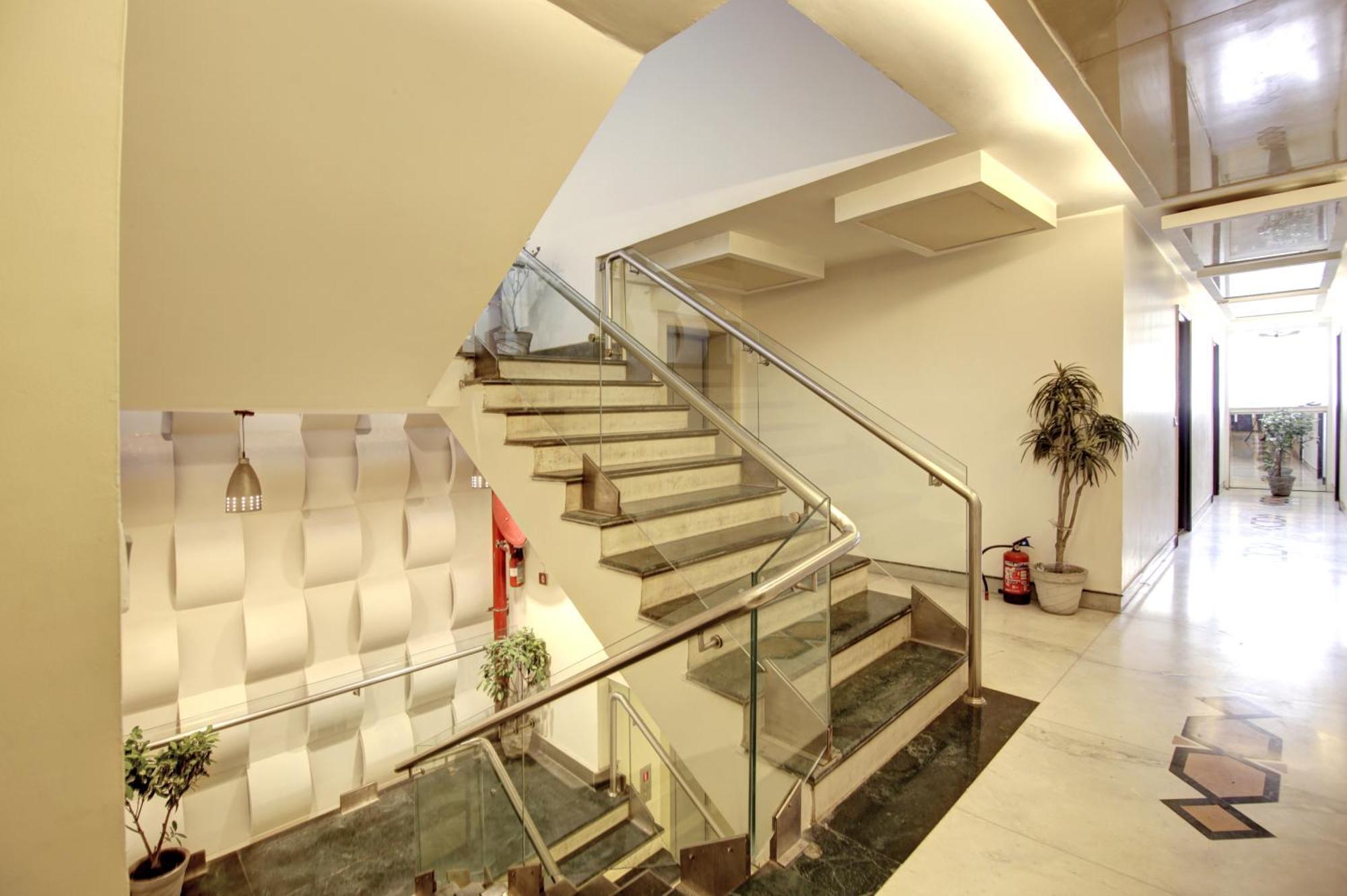 Hotel Good Times Near Ganga Ram Hospital And Karol Bagh Metro Delhi  Luaran gambar