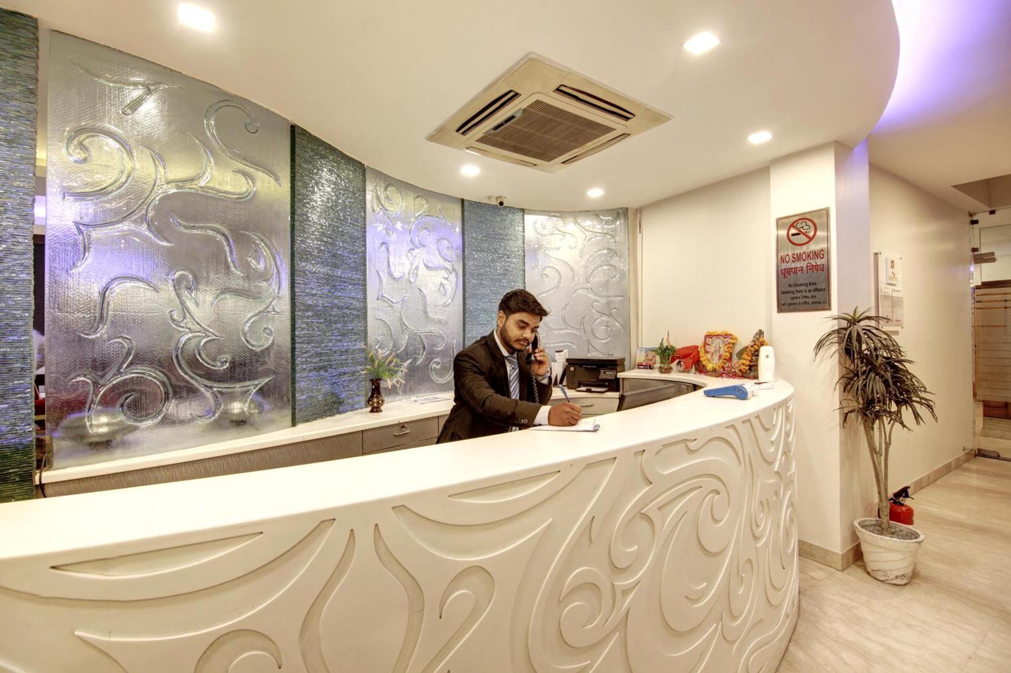 Hotel Good Times Near Ganga Ram Hospital And Karol Bagh Metro Delhi  Luaran gambar