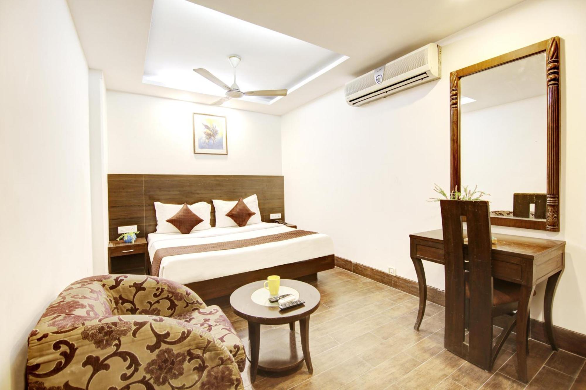 Hotel Good Times Near Ganga Ram Hospital And Karol Bagh Metro Delhi  Luaran gambar